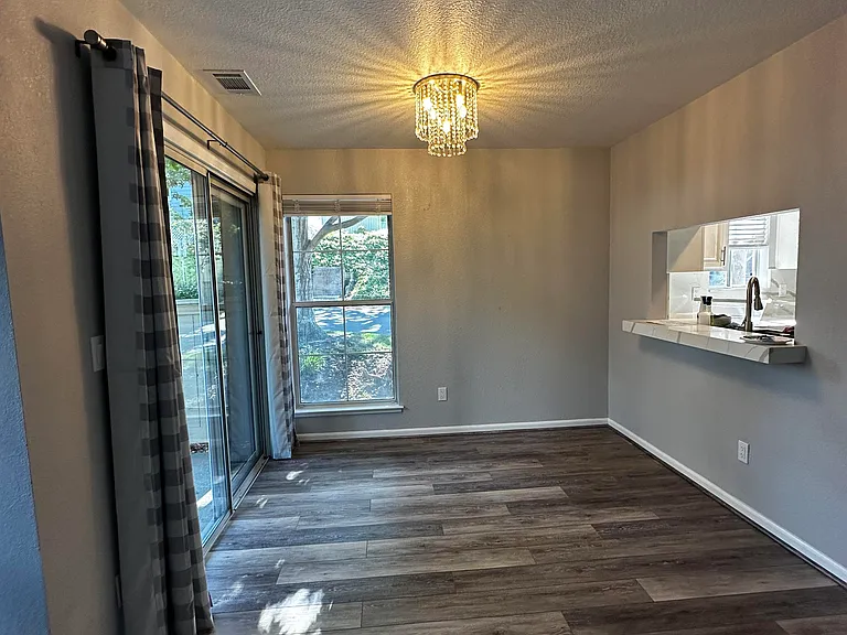 301 Warmcastle Ct — Photo 37