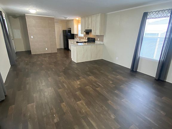 3rd image of 59446 Hardy Ct