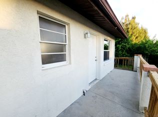 1140 Plaza Comercio NE APT 3, Saint Petersburg, FL 33702