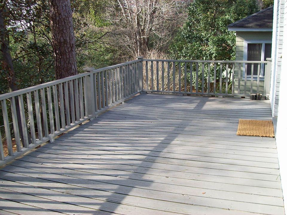 Huge Deck w/ City View