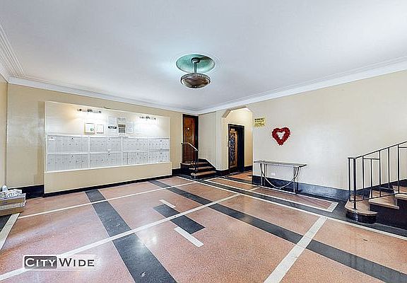 5th image of 4960 Broadway APT 4B