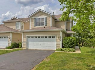 1532 W Remington Ln, Round Lake, IL 60073