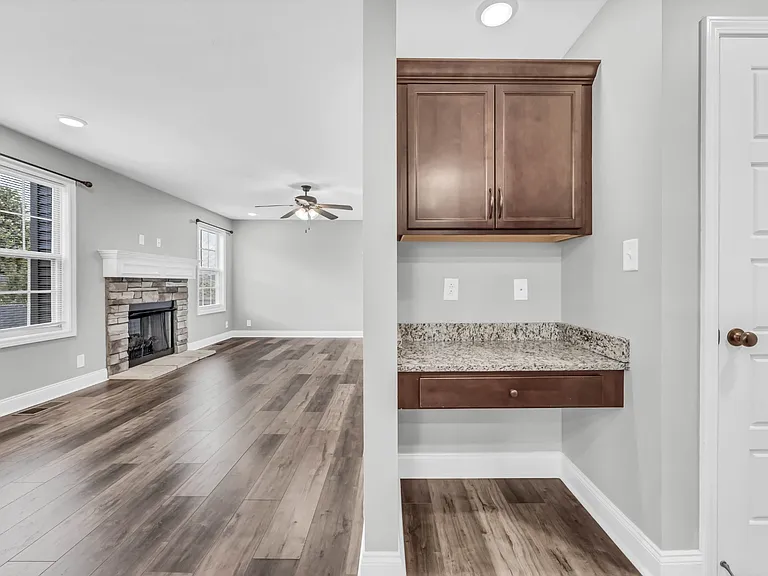 843 Crestone Ln — Photo 17