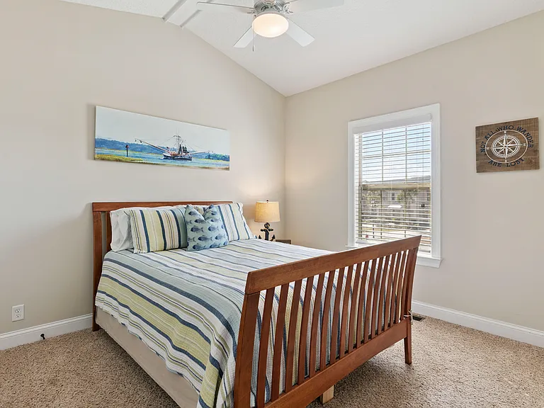 807 Mariners Cir — Photo 22