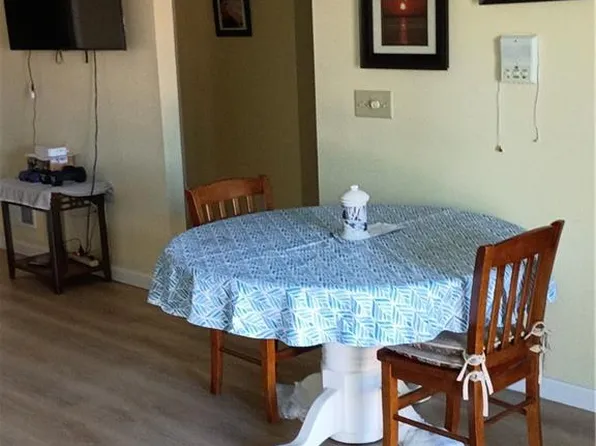 510 Child St APT 106C, Warren, RI 02885