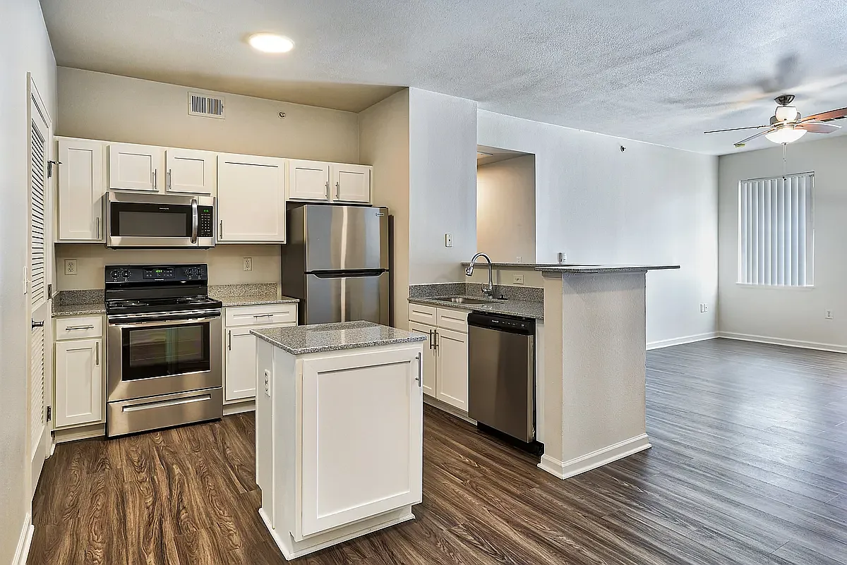 Shadow Mountain Apartments — Photo 2