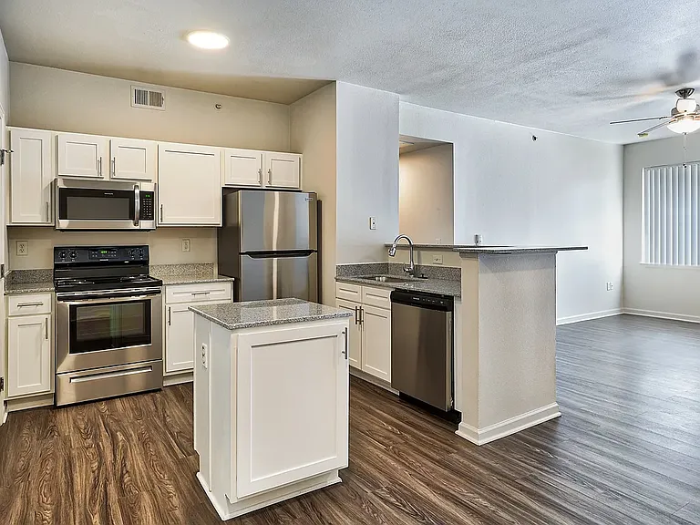 Shadow Mountain Apartments — Photo 2