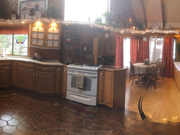 Kitchen/dining pano
