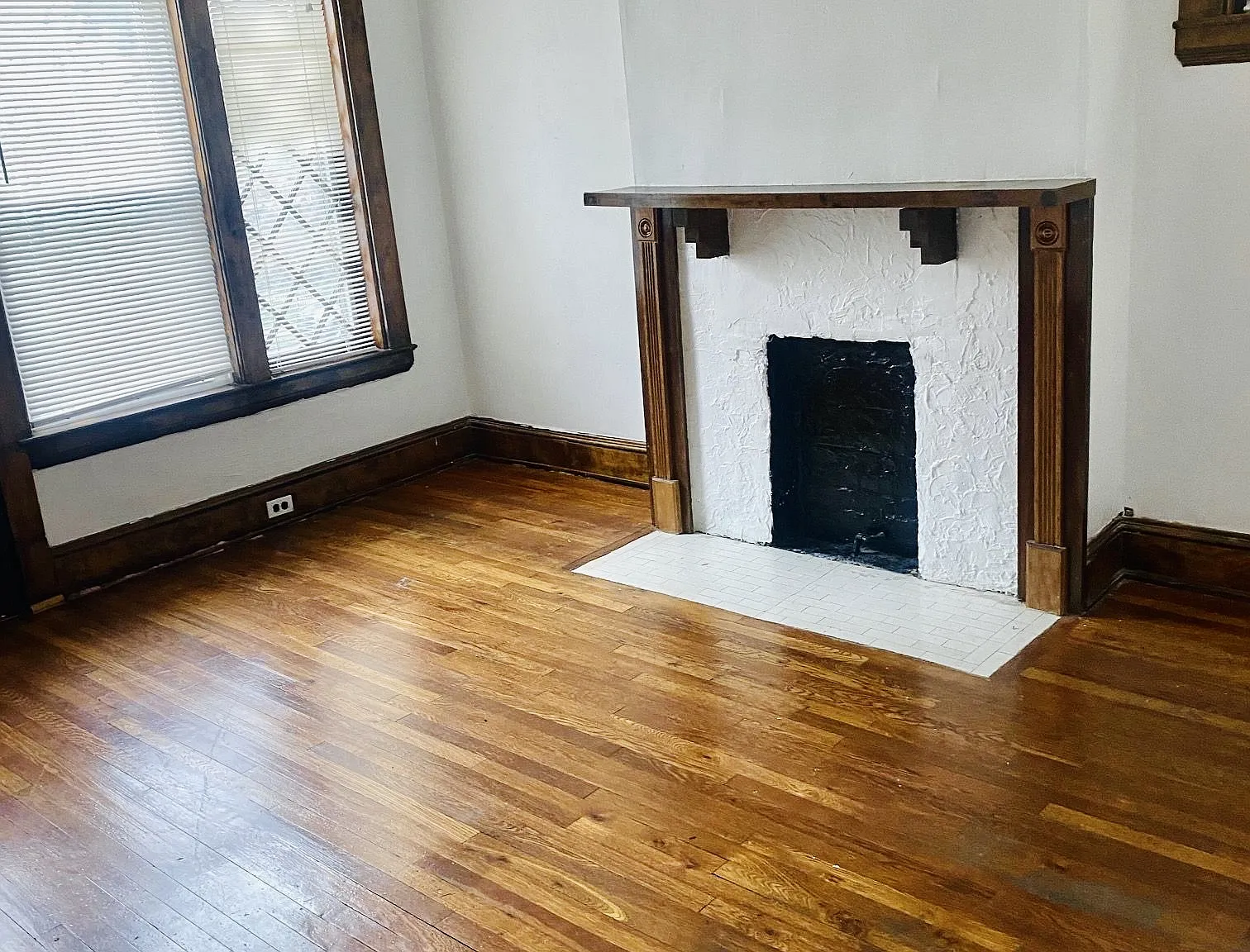 2 bed, 950 sqft, $1,199 — Photo 1