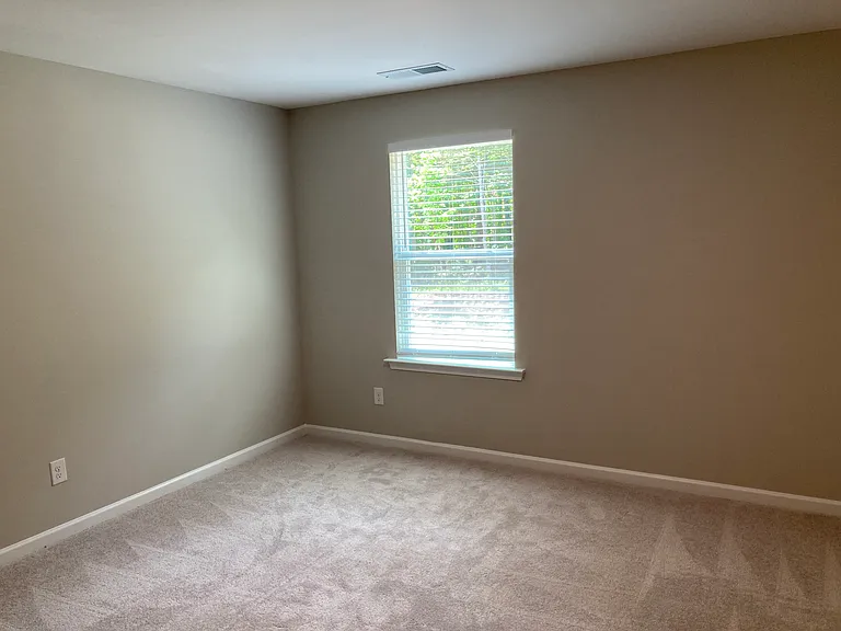 2068 Nuthatch Dr — Photo 10