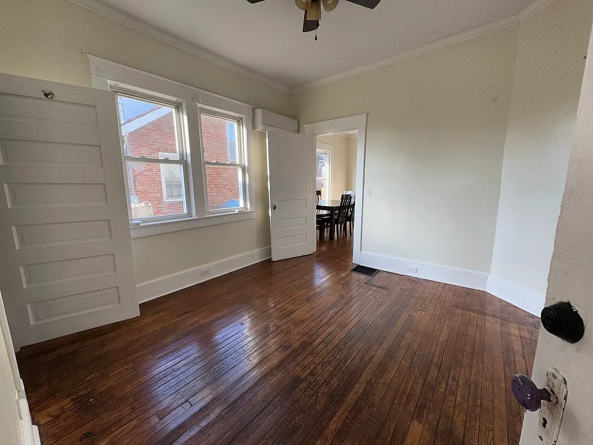 4 bed, 2725 sqft, $750 — Photo 2