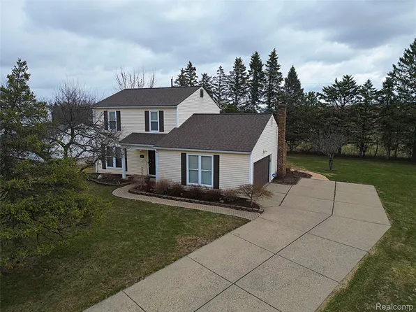 27892 Gettysburg St, Farmington Hills, MI 48331