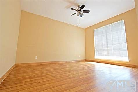 3rd image of 4667 Park Ct
