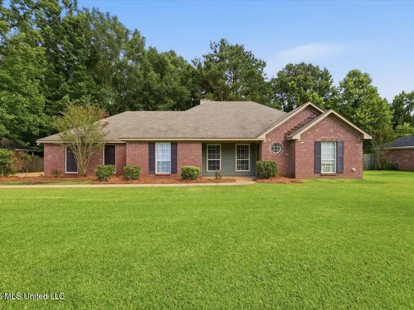 623 Southern Oaks Dr, Florence, MS 39073