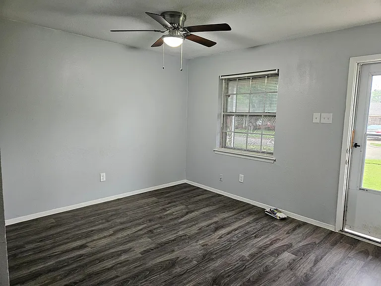 15139 Marsha Dr — Photo 3