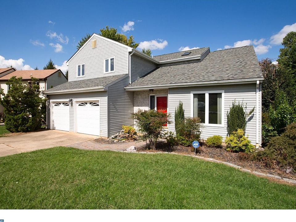 1st image of 39 Coach Hill Dr