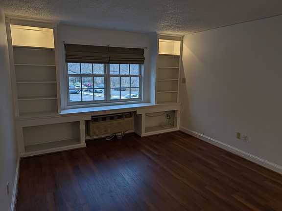 2nd image of 1720 W Abingdon Dr APT 201