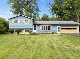 29 Bermuda Cir, Rochester, NY 14623