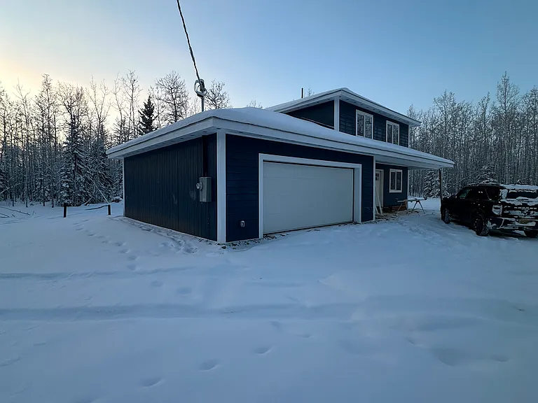 Center Ln — Photo 1