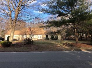 16 Red Chimney Dr, Lincoln, RI 02865