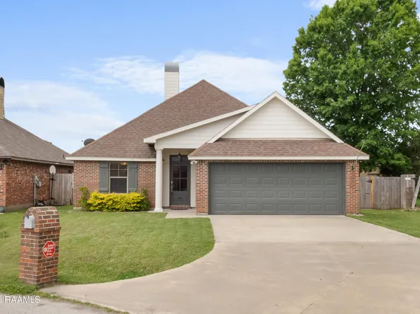 106 Country Mile Dr, Youngsville, LA 70592