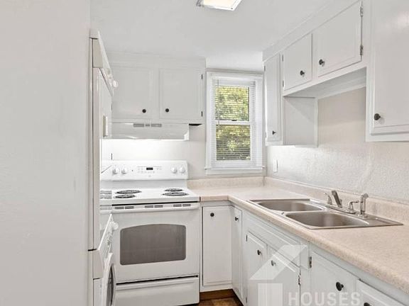 4th image of 3706 E North St APT C8