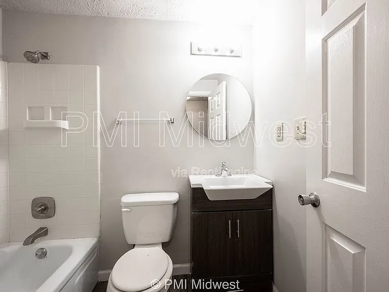 3736 N Meridian St — Photo 17