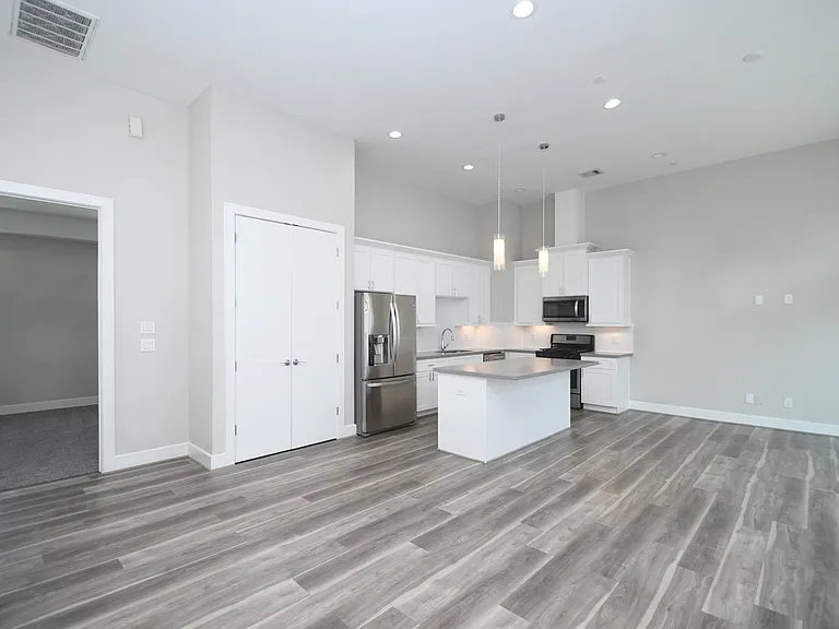 5904 Gardendale Dr #B — Photo 10
