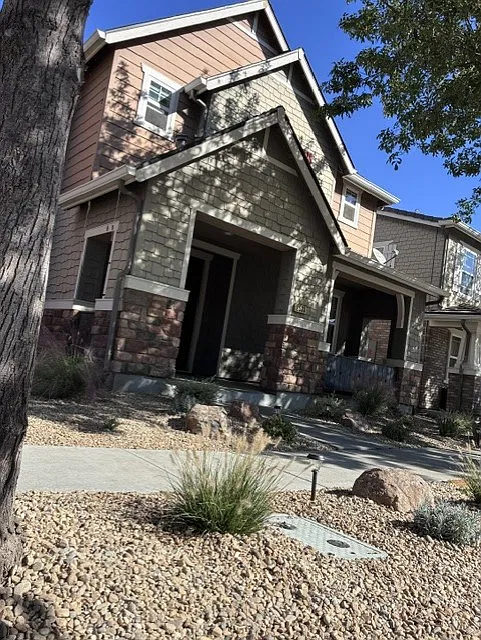 3 bed, 2.5 bath, 1833 sqft, $2,600 — Photo 2