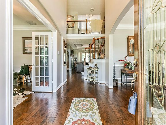 3rd image of 15923 Lake Loop Dr
