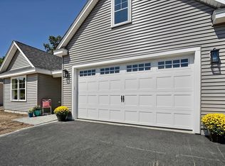 15 Liberty Lantern Ln, Fremont, NH 03044