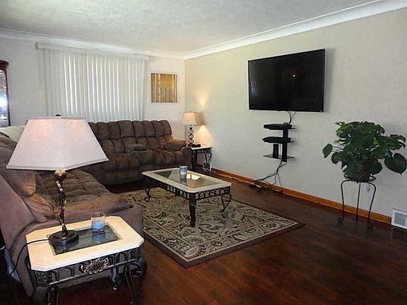 3rd image of 241 Charles Dr