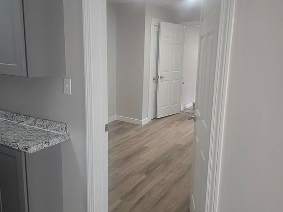 5th image of 1011 Valley St APT 2