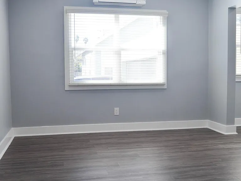 5407 Monroe St — Photo 25