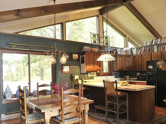 4th image of 51 Morningside Cir