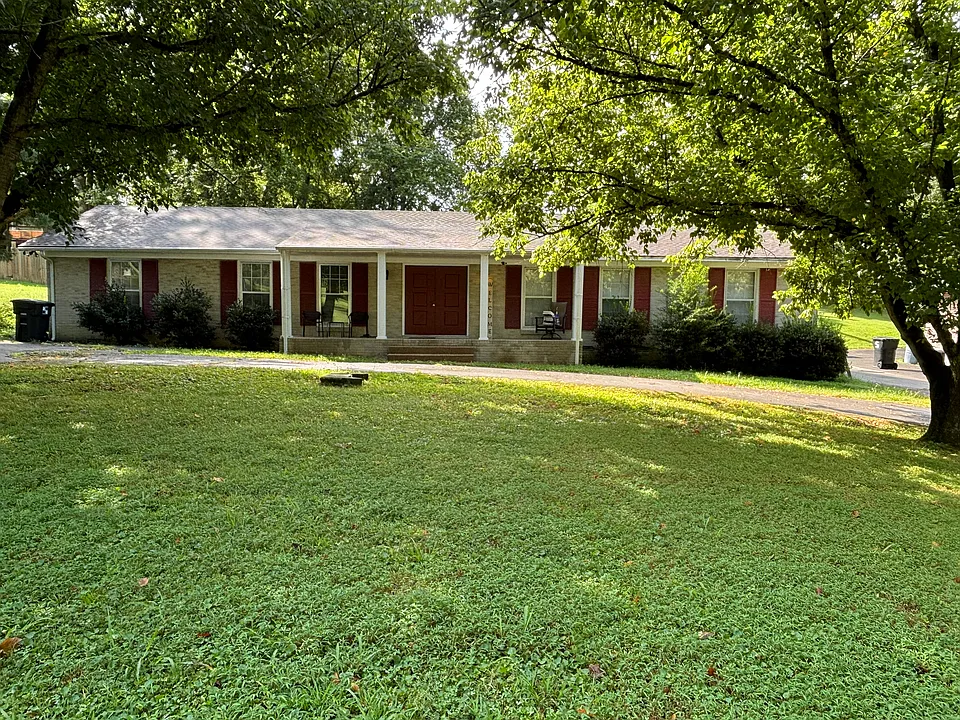 2232 Golf Club Ln