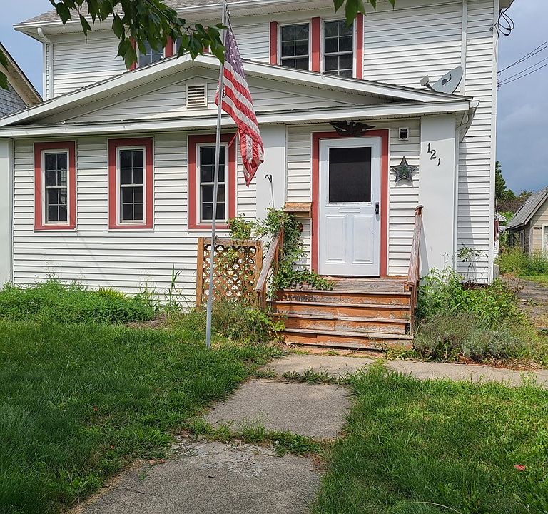 2nd image of 121 W McCanns Blvd