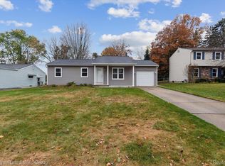 3657 Barberry Cir, Wixom, MI