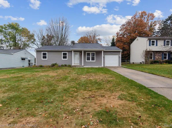 3657 Barberry Cir, Wixom, MI 48393