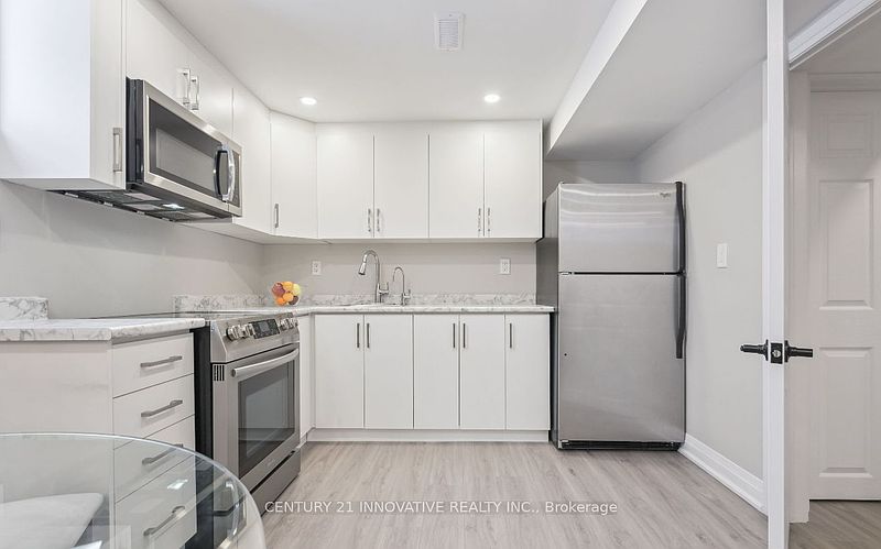 Oakville Townhouse for rent - 2 Bedrooms — photo 2