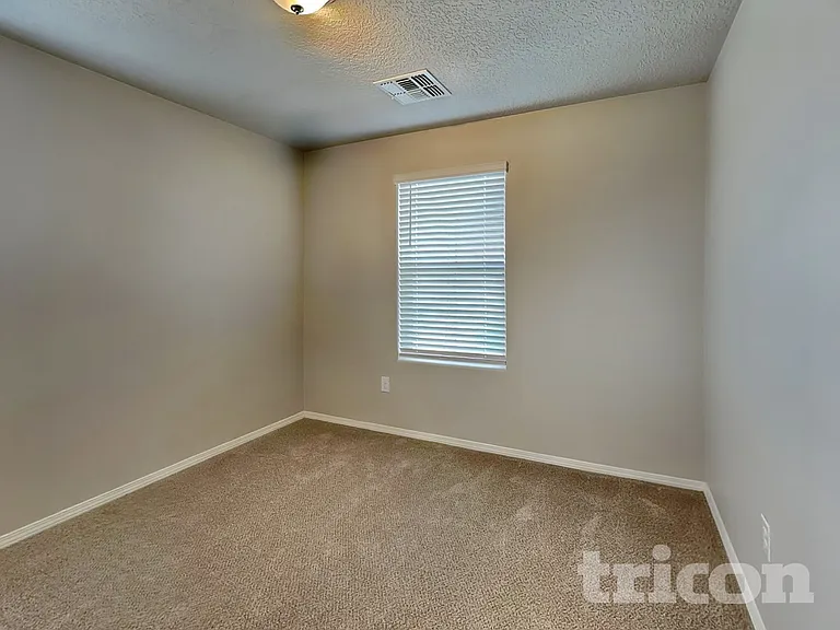 4872 Blackburn Rd NE — Photo 9