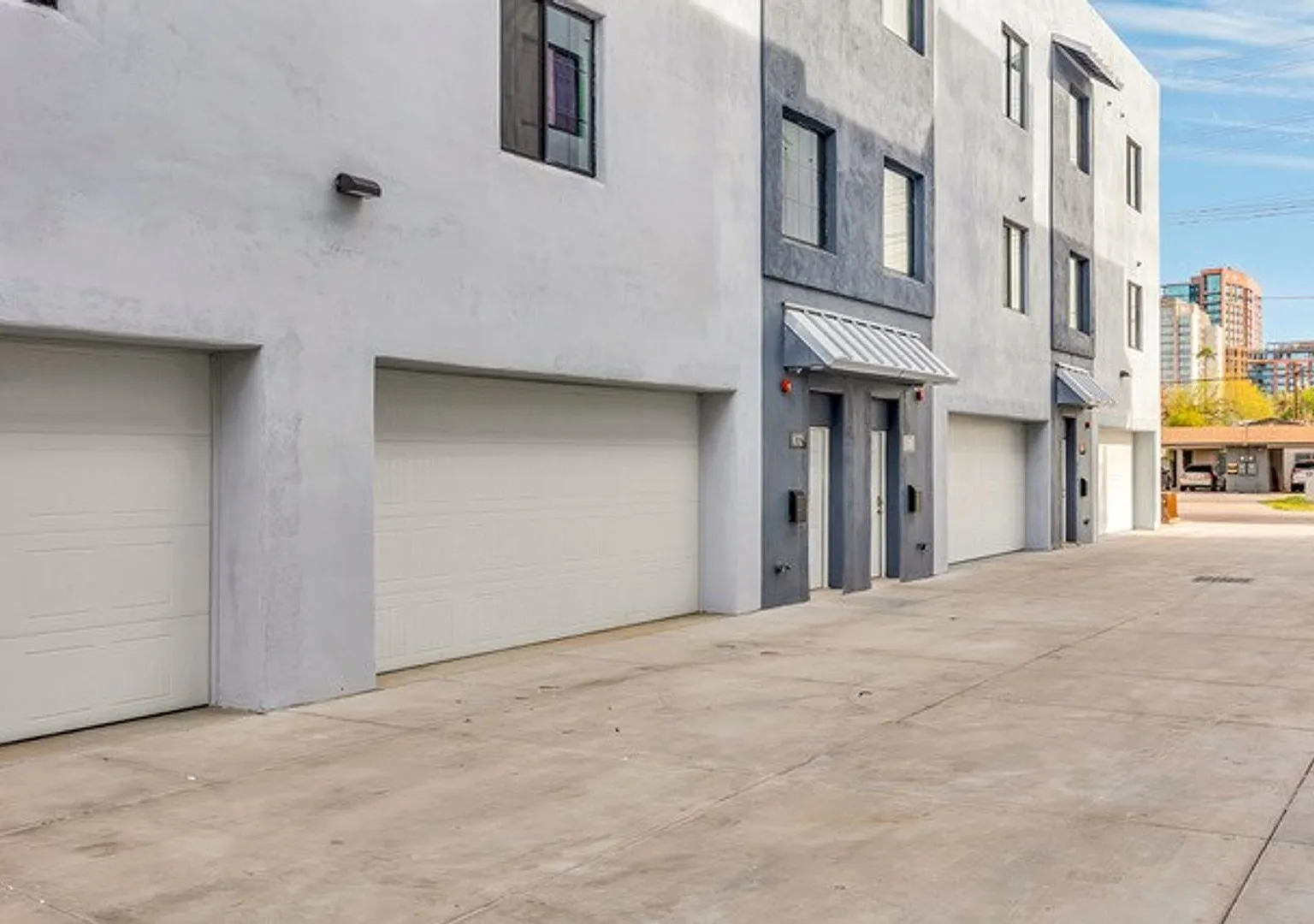 Luxury Townhouse by ASU — Photo 1