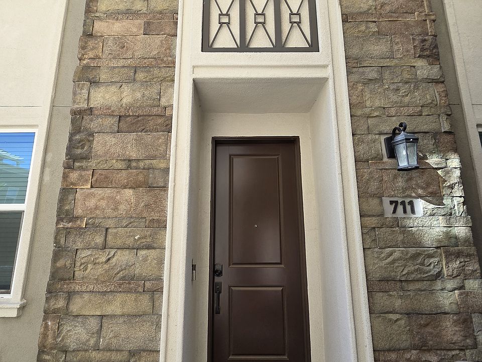 1st image of 711 Winchester Dr