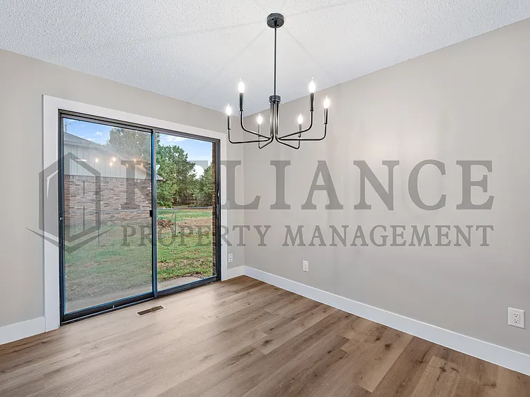 6908 W Oneil St — Photo 12