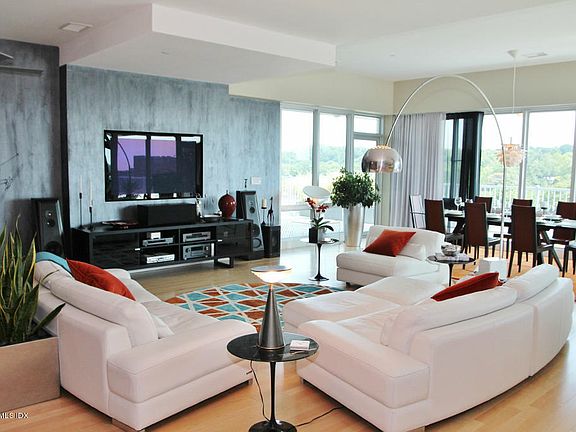 4th image of 1515 Summer St #Penthouse 2