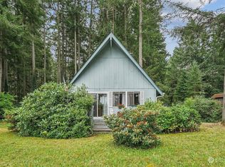 10910 Cole Pl, Anderson Island, WA 98303