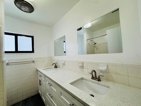 5th image of 1041 SW 15th Ave #10B