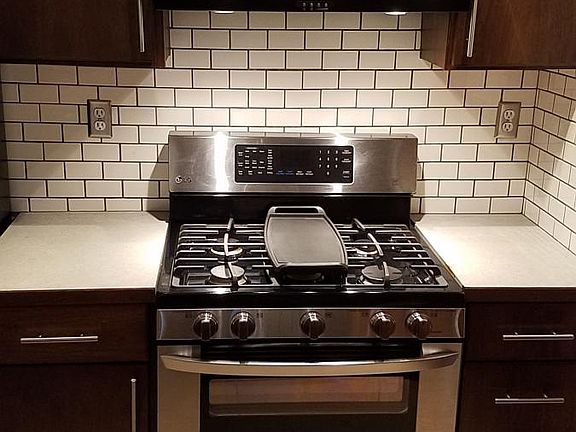 Brand new Double Gas Oven and 5 burner range