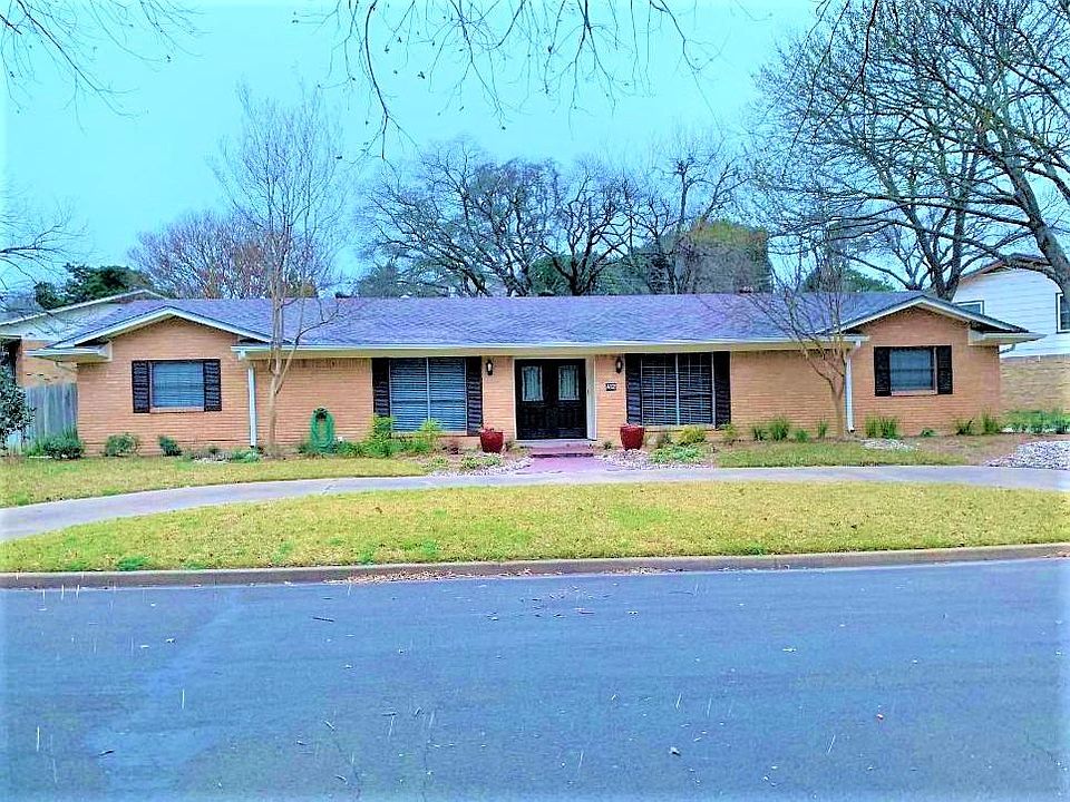 1st image of 412 Brookwood Dr