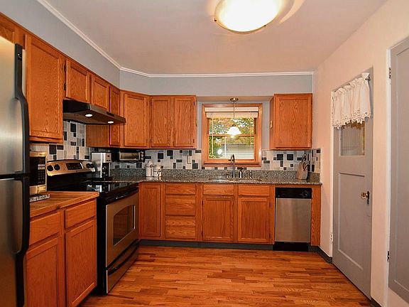 4th image of 2608 N Normandie St